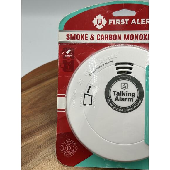 First Alert Smoke Carbon Monoxide Alarm Voice Alert 10 Year Lithium Battery - Picture 3 of 5